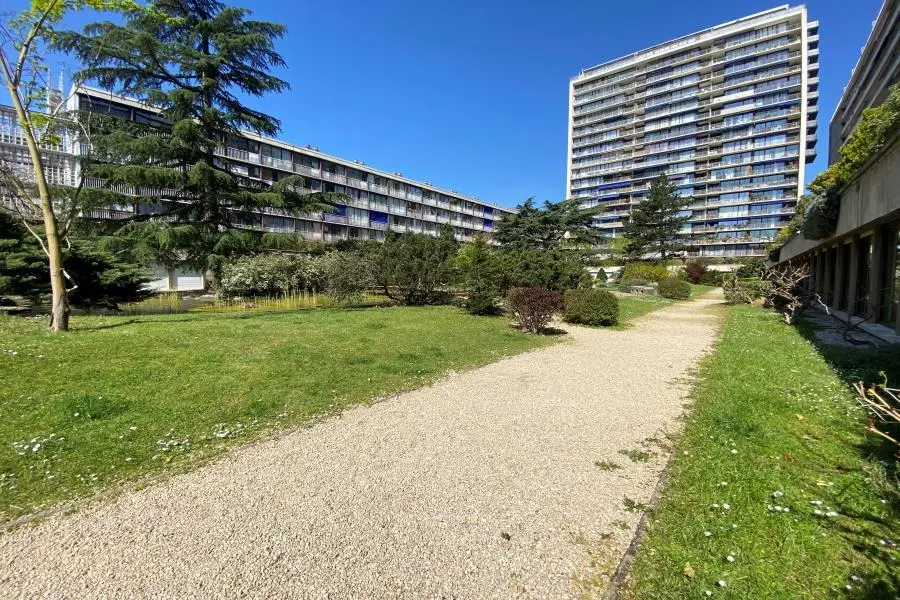 BUREAUX à louer à Boulogne-Billancourt – 461 m²