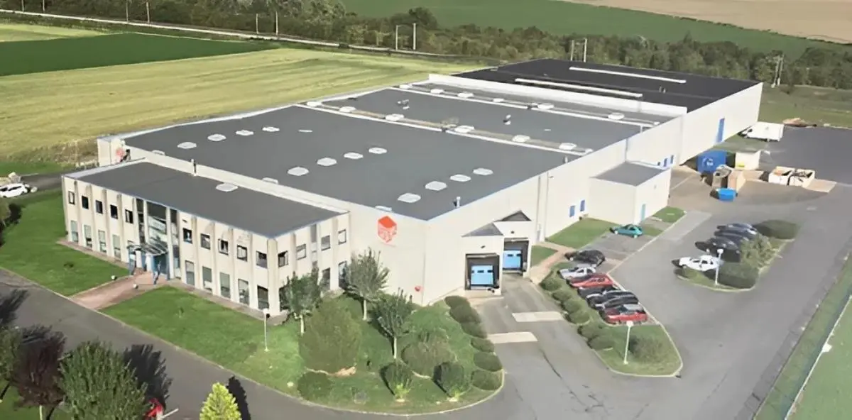  à louer – 6 490 m²