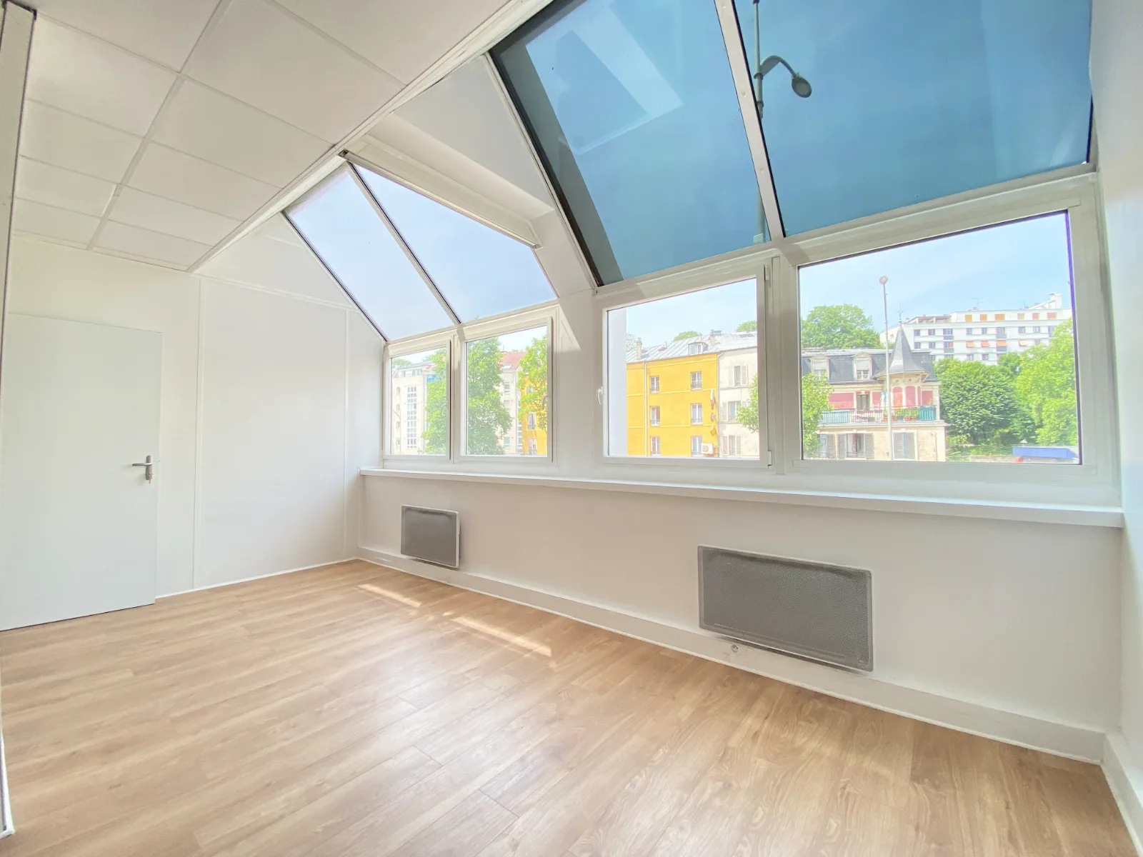 BUREAUX à louer à Sèvres – 85 m²