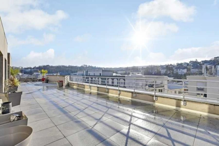 BUREAUX à louer à Issy-les-Moulineaux – 366 m²