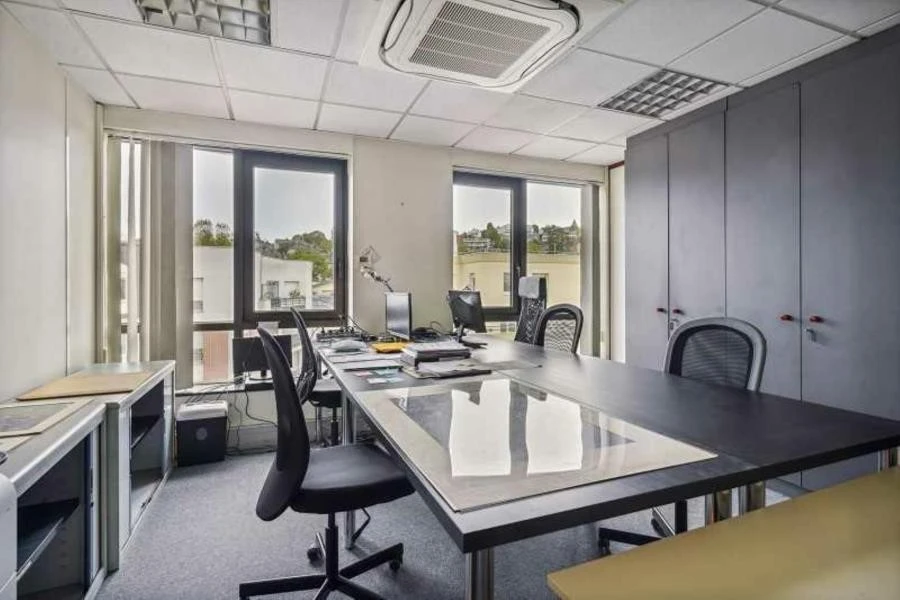 BUREAUX à louer à Issy-les-Moulineaux – 366 m²