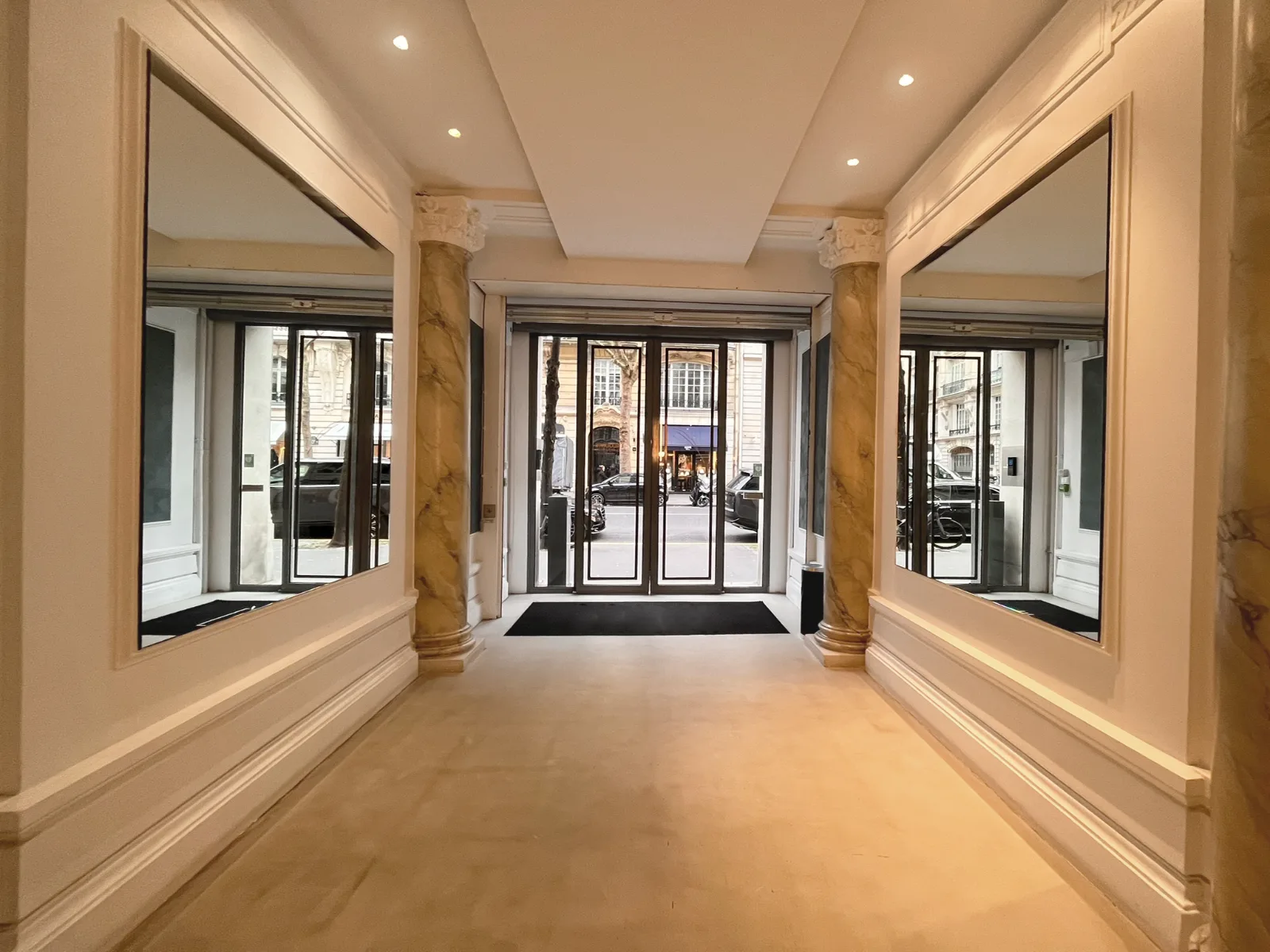 BUREAUX à louer à Paris – 51 m²