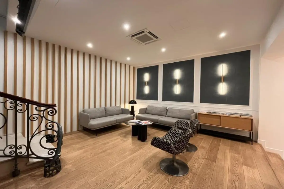 BUREAUX à louer à Paris – 351 m²