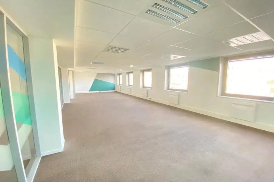 BUREAUX à louer à Boulogne-Billancourt – 3 249 m²