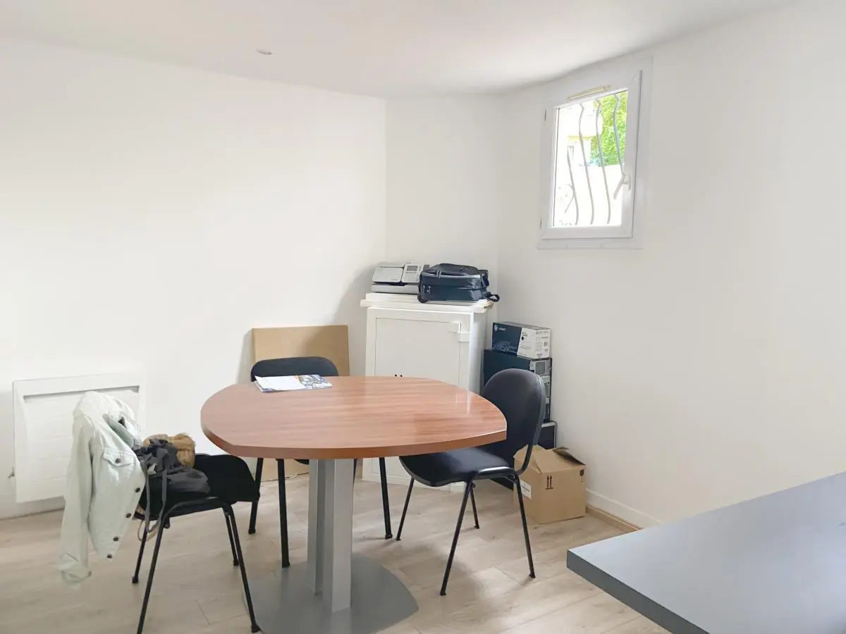 BUREAUX à vendre à Sèvres – 62 m²