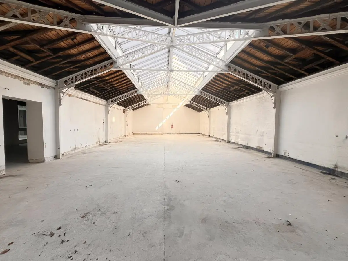 BUREAUX à louer à Paris – 1 343 m²
