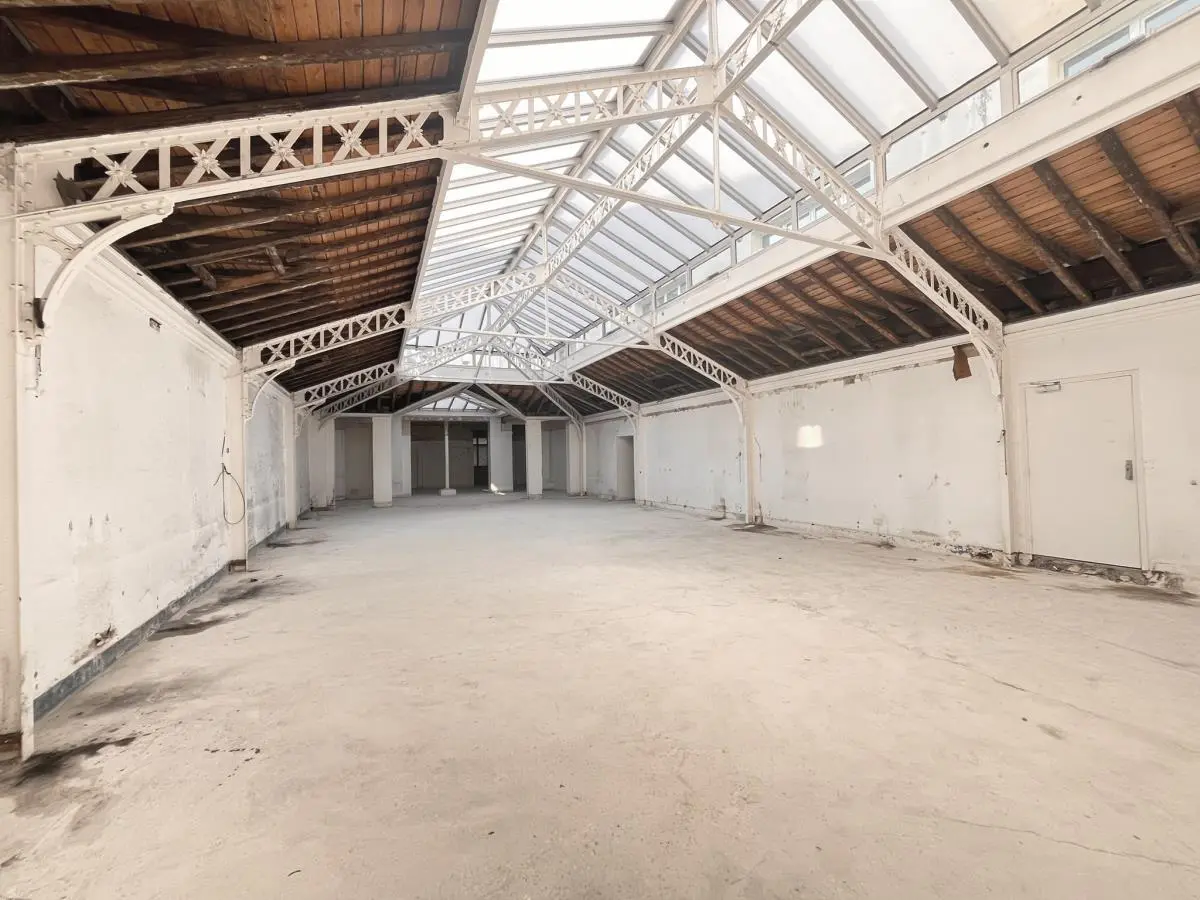 BUREAUX à louer à Paris – 1 343 m²