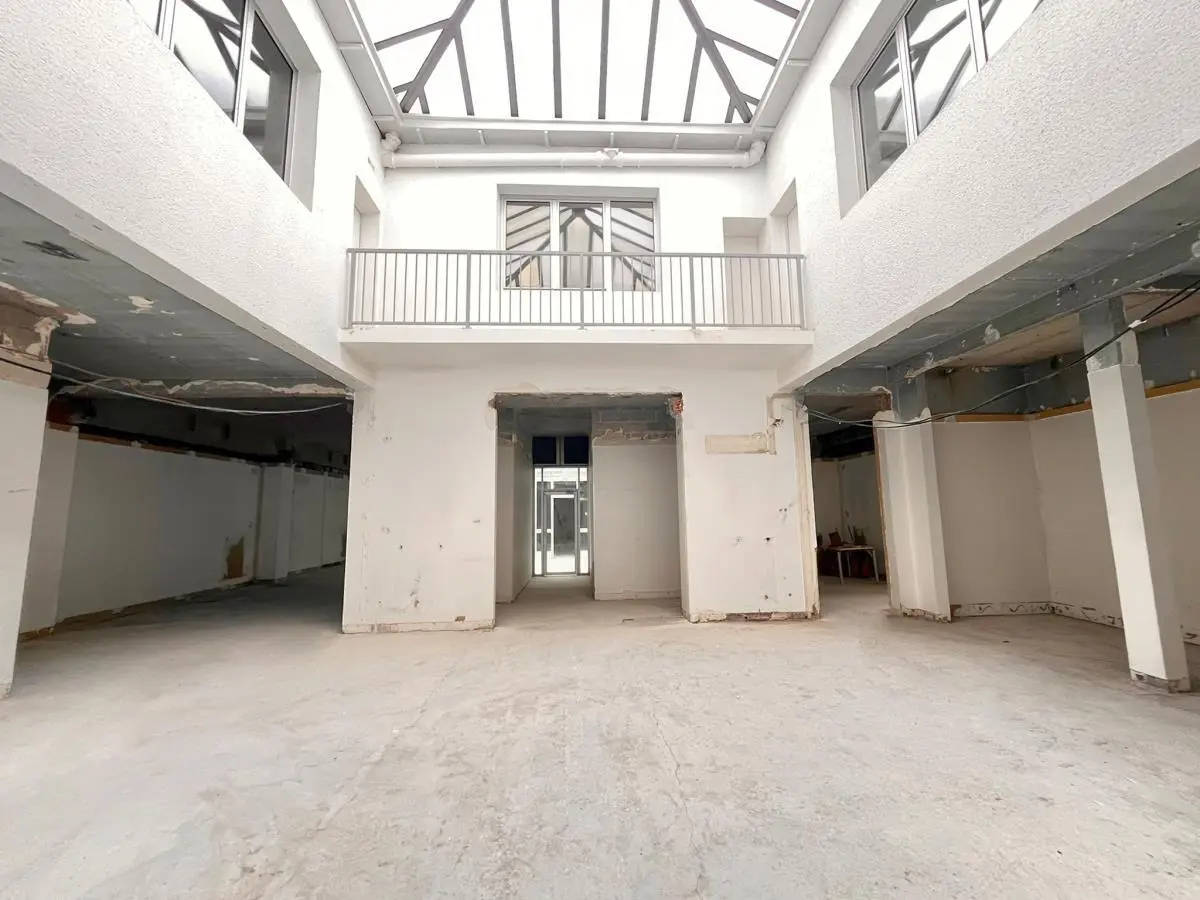 BUREAUX à louer à Paris – 1 343 m²