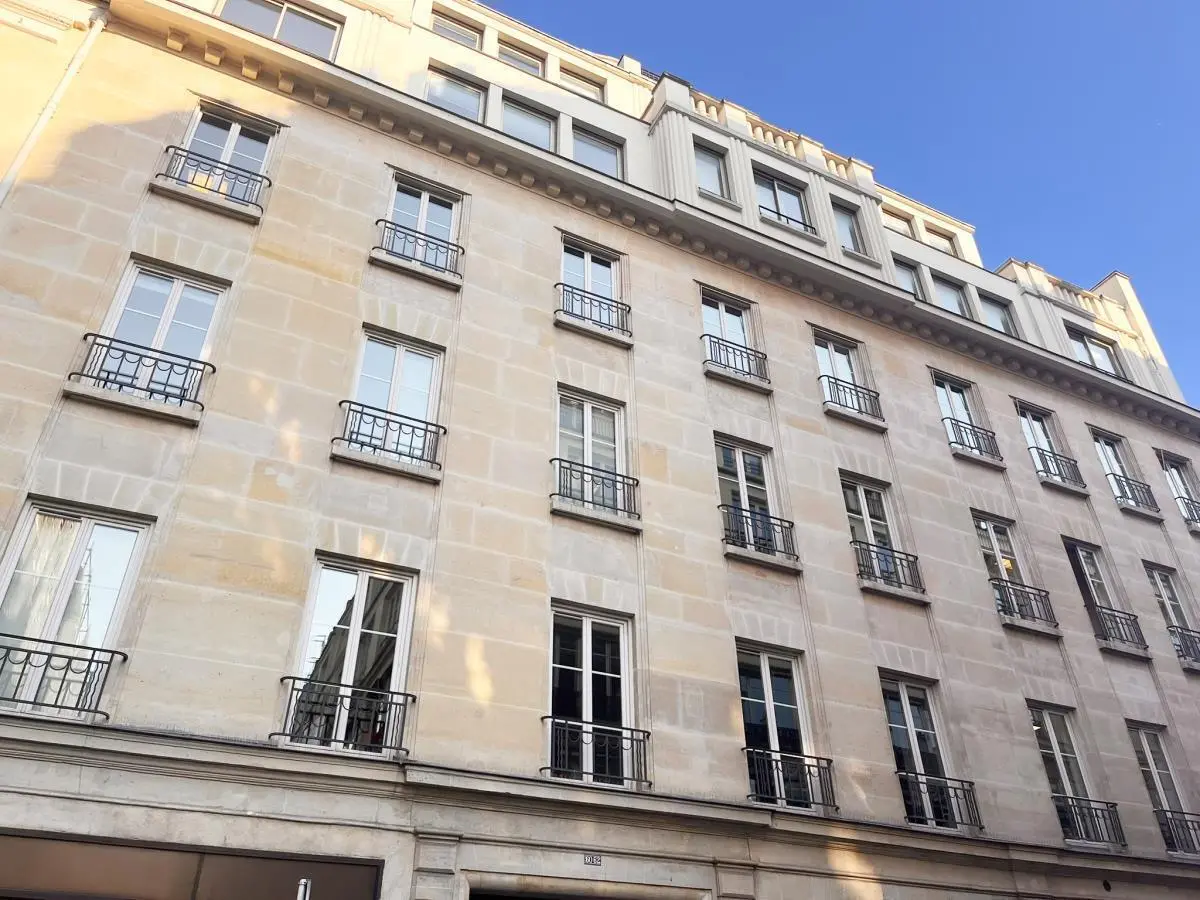 BUREAUX à louer à Paris – 1 343 m²