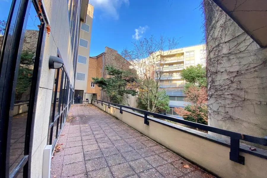 BUREAUX à louer à Issy-les-Moulineaux – 171 m²