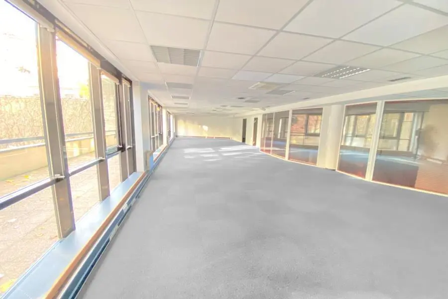 BUREAUX à louer à Issy-les-Moulineaux – 171 m²