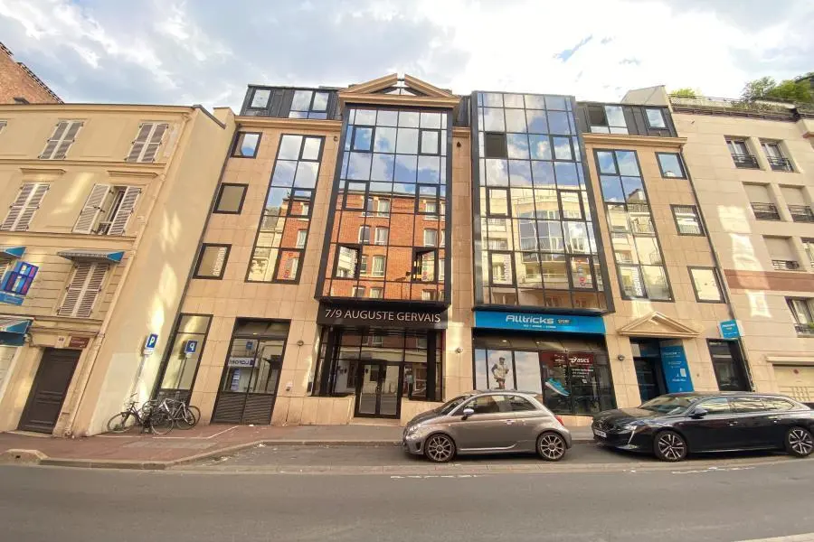 BUREAUX à louer à Issy-les-Moulineaux – 171 m²