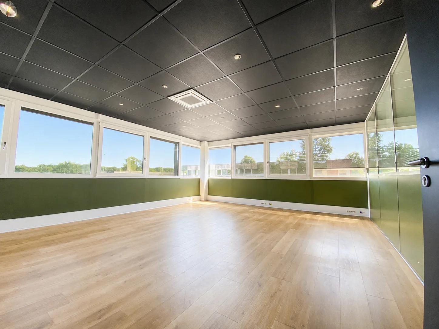 BUREAUX à louer à Bièvres – 646 m²