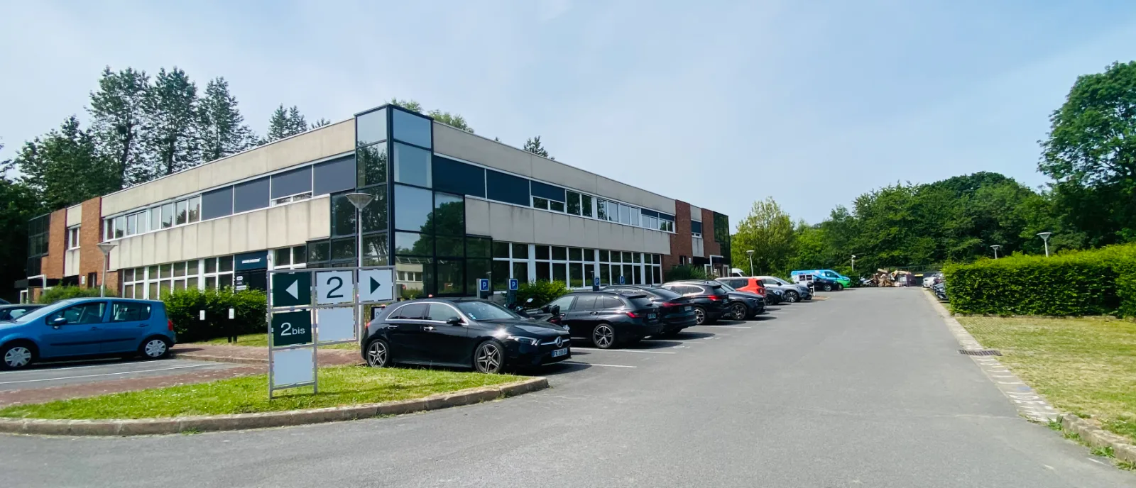 BUREAUX à louer à Bièvres – 298 m²