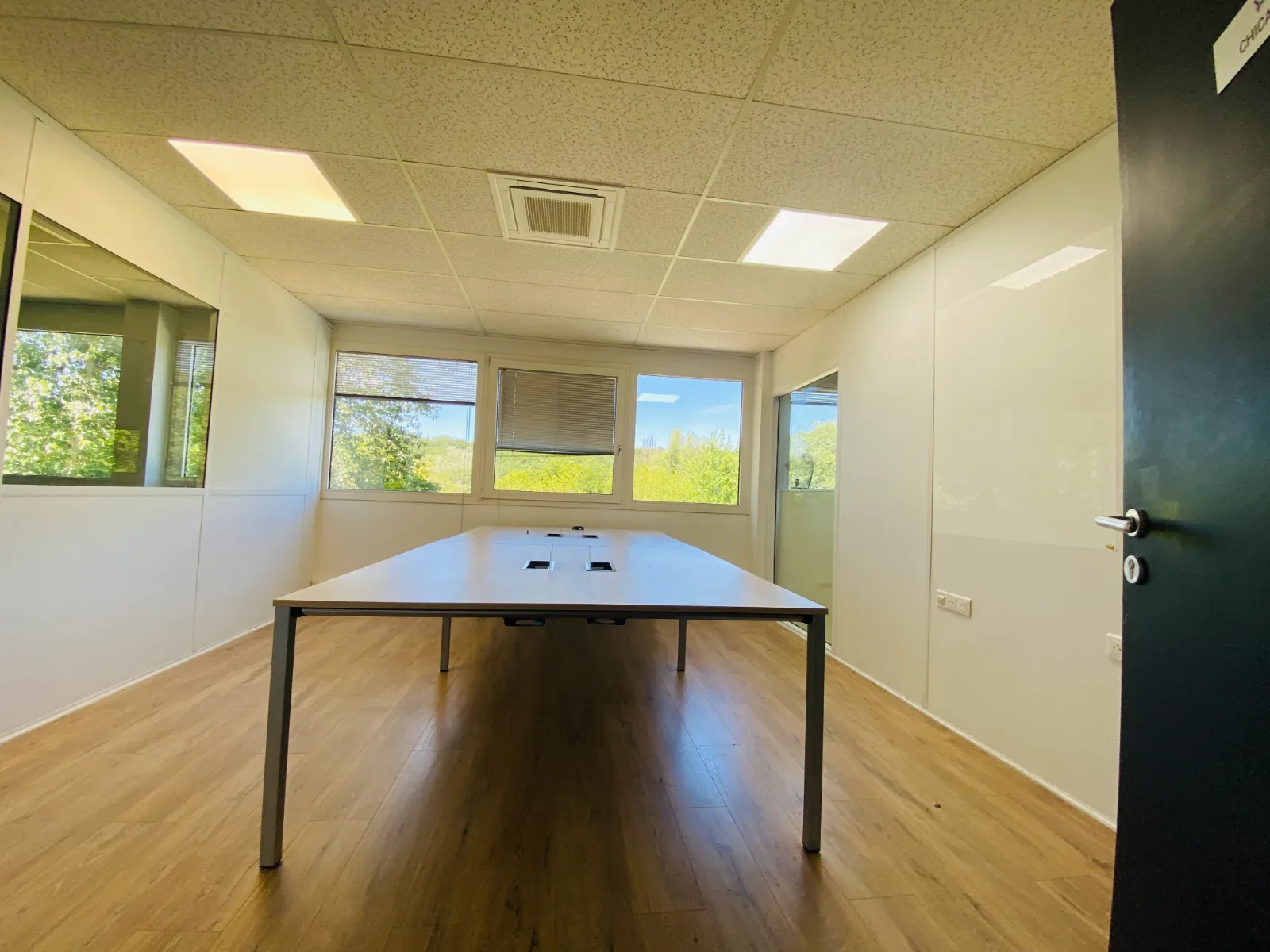 BUREAUX à louer à Bièvres – 298 m²