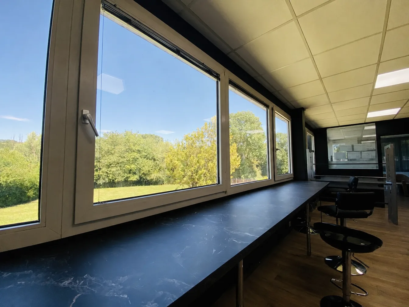 BUREAUX à louer à Bièvres – 298 m²