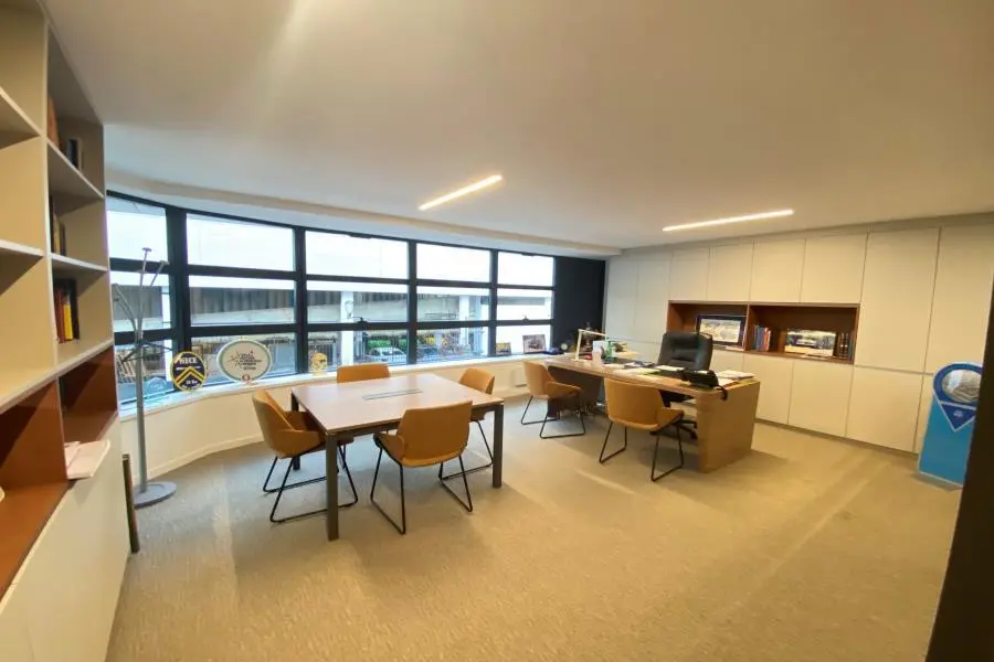 BUREAUX à vendre à Boulogne-Billancourt – 205 m²