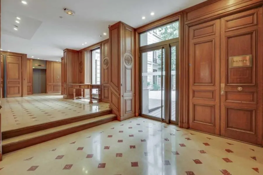 BUREAUX à louer à Paris – 234 m²