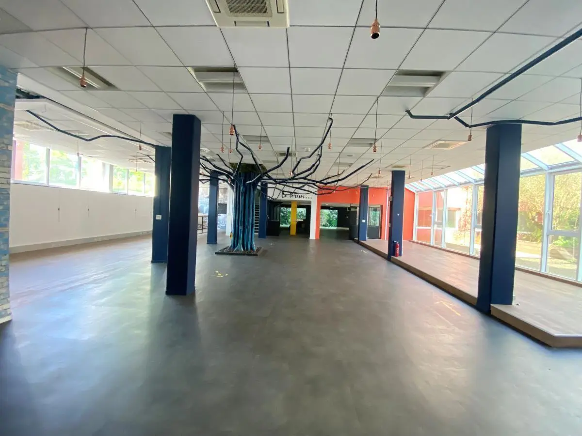 BUREAUX à louer à Saint-Cloud – 3 308 m²