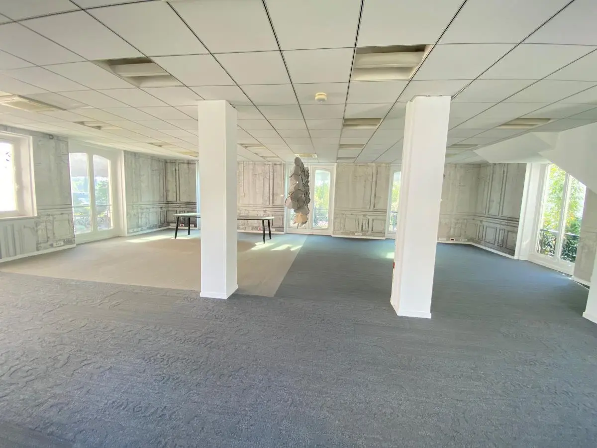 BUREAUX à louer à Saint-Cloud – 3 308 m²