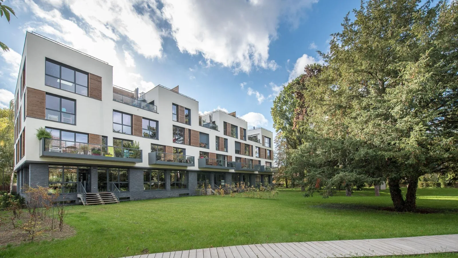 BUREAUX à louer à Rueil-Malmaison – 699 m²