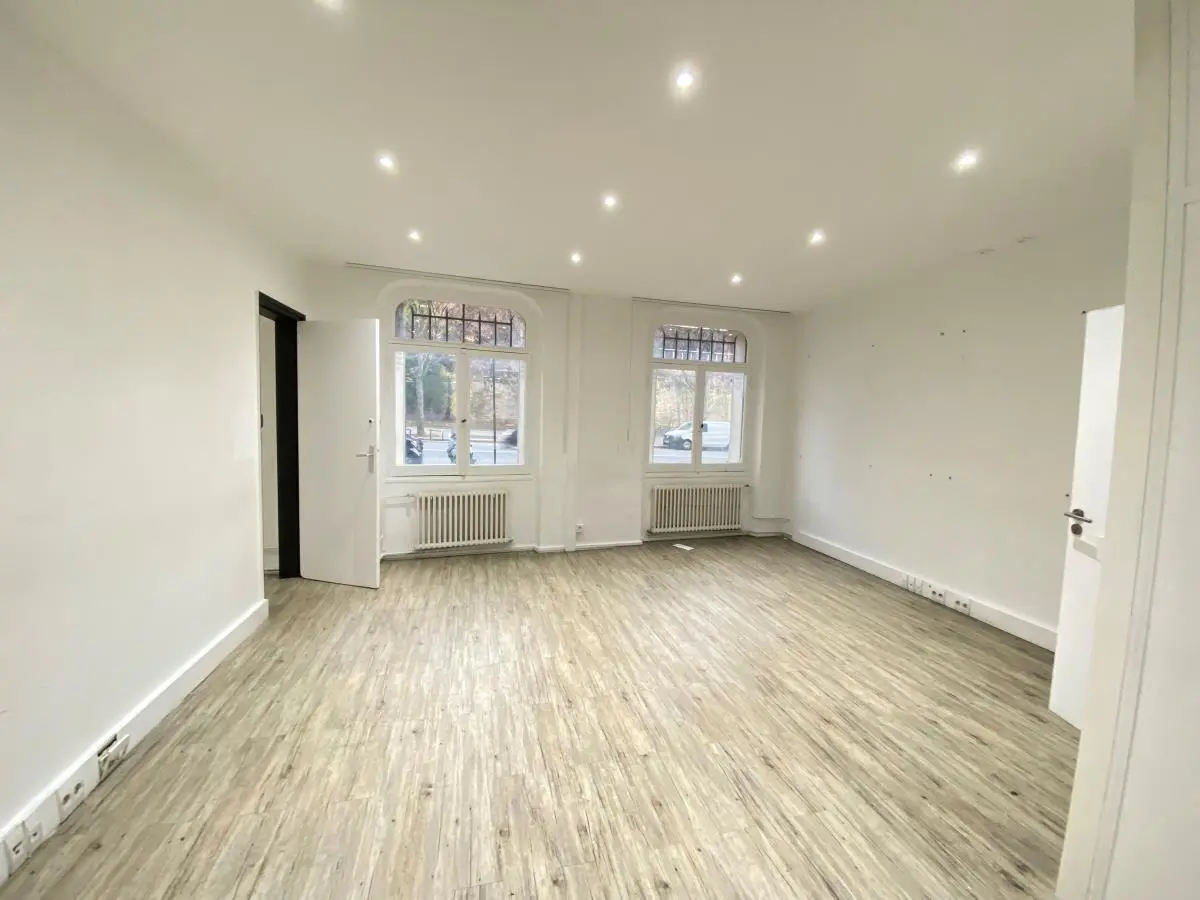 BUREAUX à louer à 75016 - Paris – 303 m²