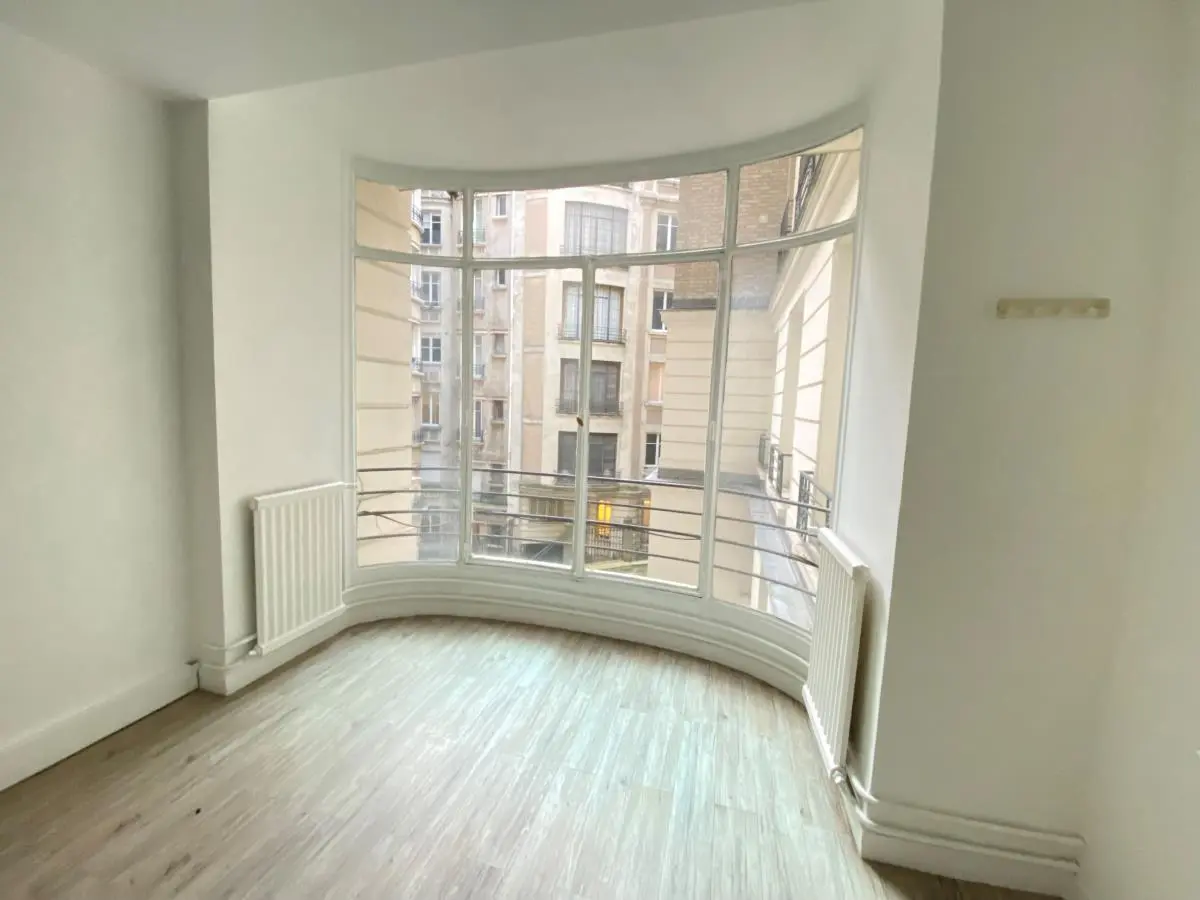 BUREAUX à louer à 75016 - Paris – 303 m²